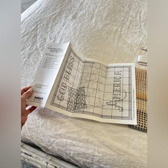 Caron Natura Latch Hook Kit | God Bless America Flag | 20 x 27 | Vintage NEW - Picture 5 of 8